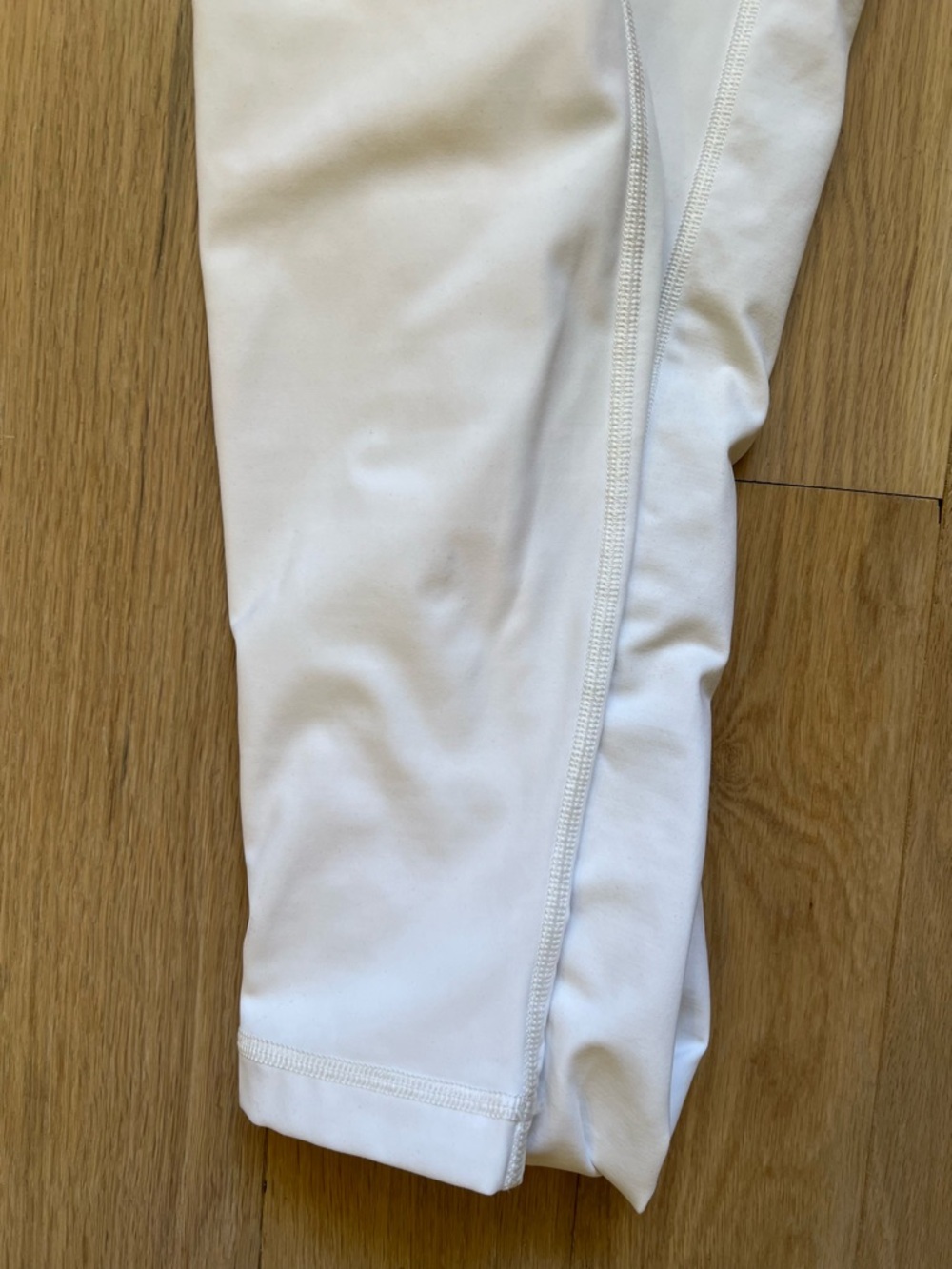 White Lululemon High-Rise Leggings Size 6 Small - Picture 12 of 12